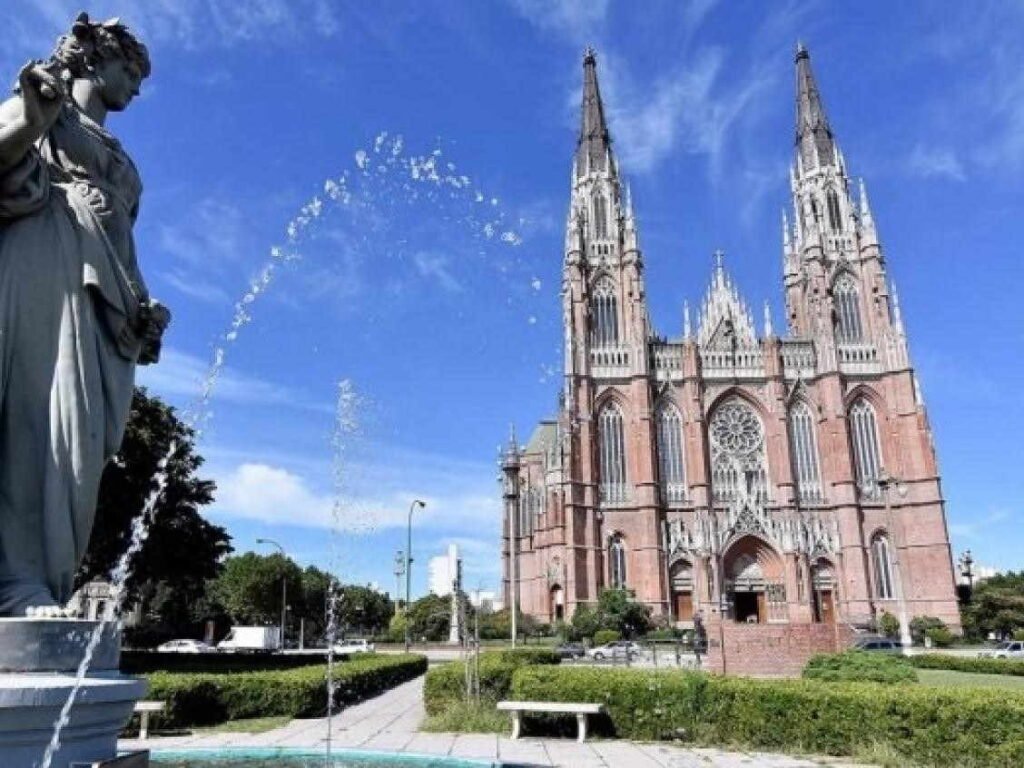 Vista de la catedral de la Plata Vista de la catedral de la Plata